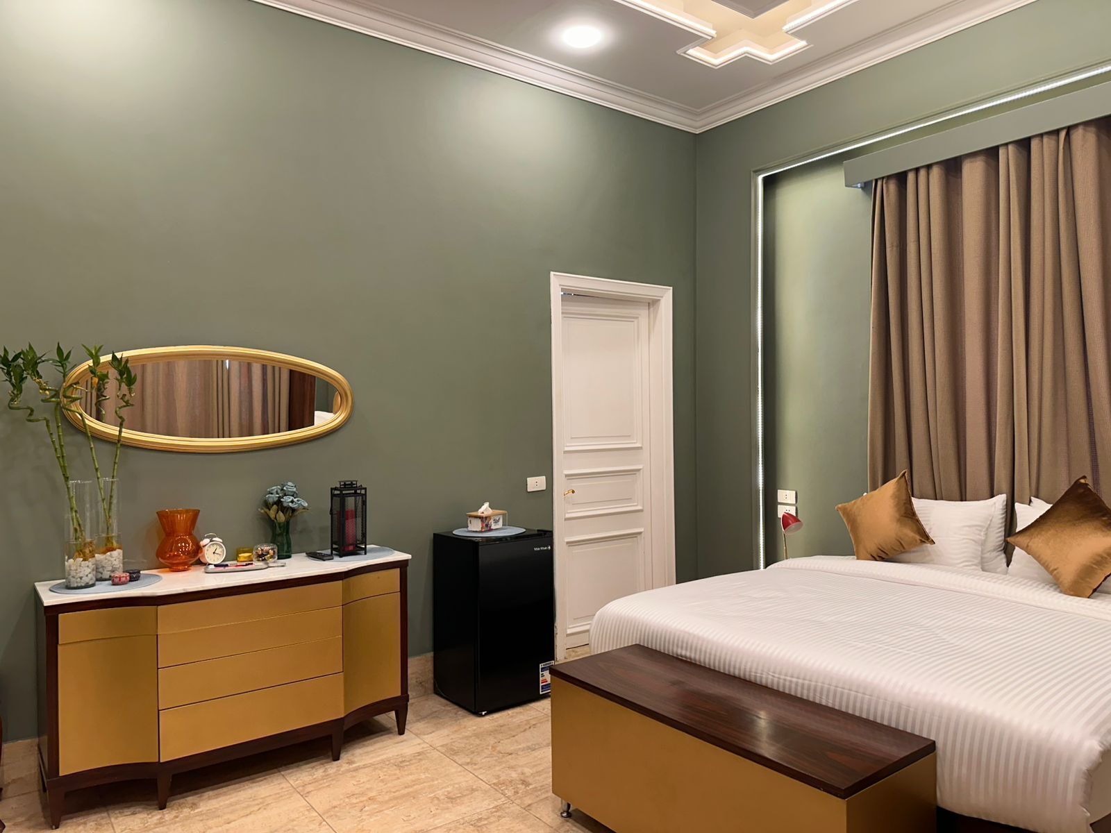 Skrivebord, arbejdsområde til bærbare computere, gratis Wi-Fi