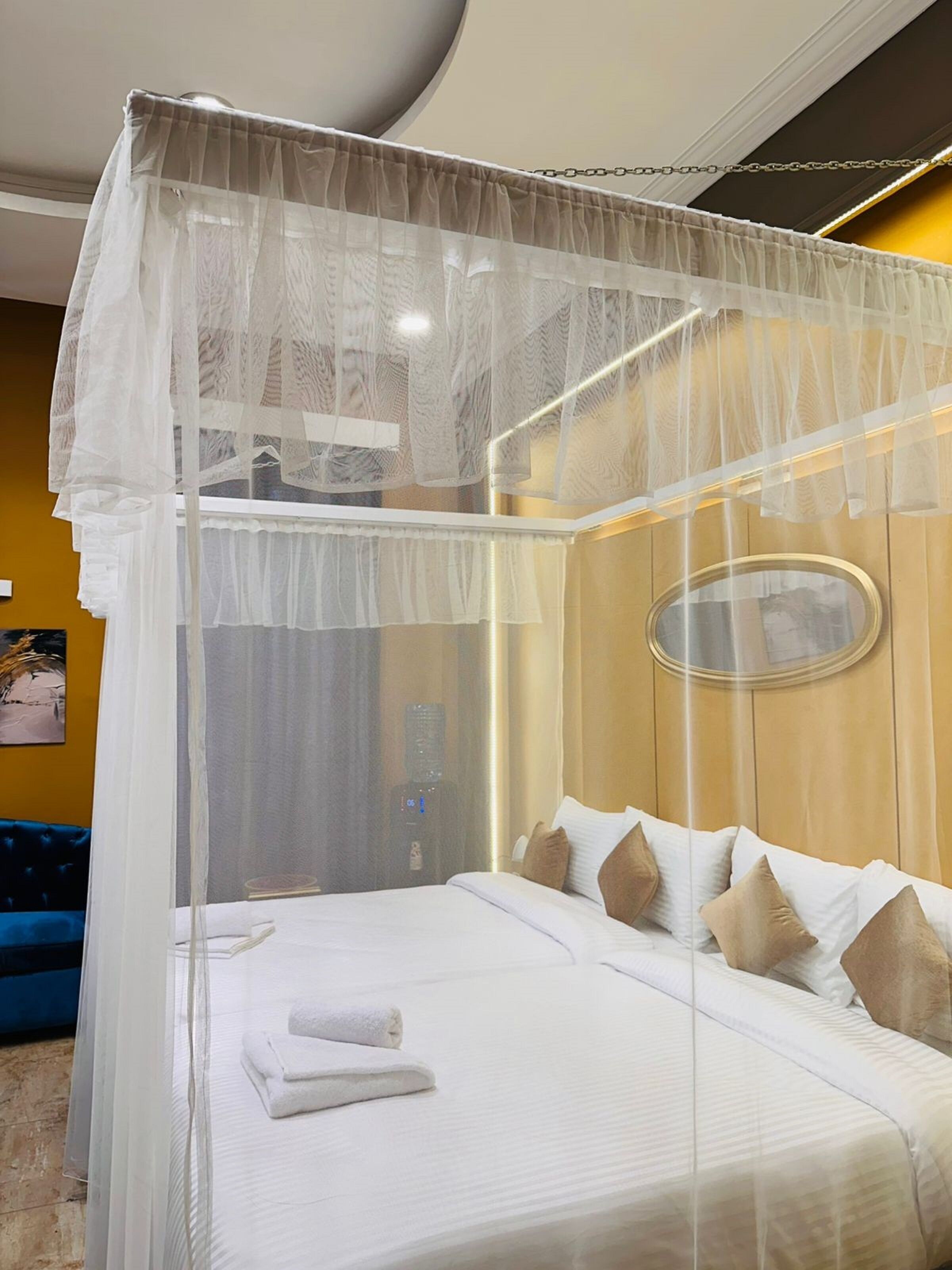 Skrivebord, arbejdsområde til bærbare computere, gratis Wi-Fi