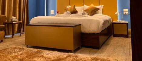 Bureau, espace de travail pour ordinateur portable, Wi-Fi gratuit