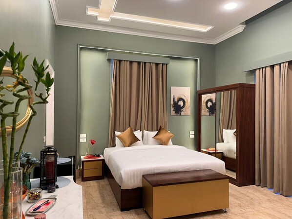 Bureau, espace de travail pour ordinateur portable, Wi-Fi gratuit