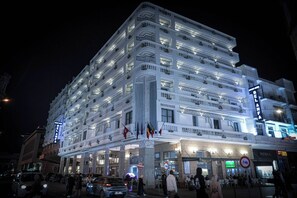Front of property - HOTEL BEL ANFA (Casablanca)