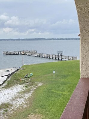 Property grounds - "Bienvenue" Charming Condo with Stunning Water views! (Navarre)