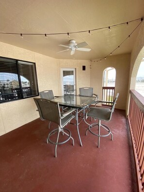 Outdoor dining - "Bienvenue" Charming Condo with Stunning Water views! (Navarre)