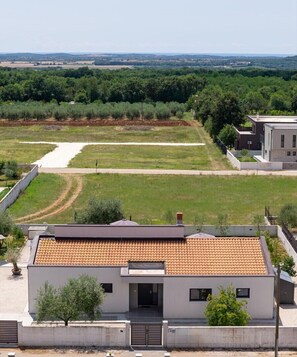 Exterior - Villa Esti - beautiful modern 3 bedroom villa with private pool near Pula (Loborika)