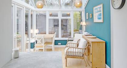 Wicks Farm Cottage - Ford Arundel - sleeps 6 guests in 3 bedrooms