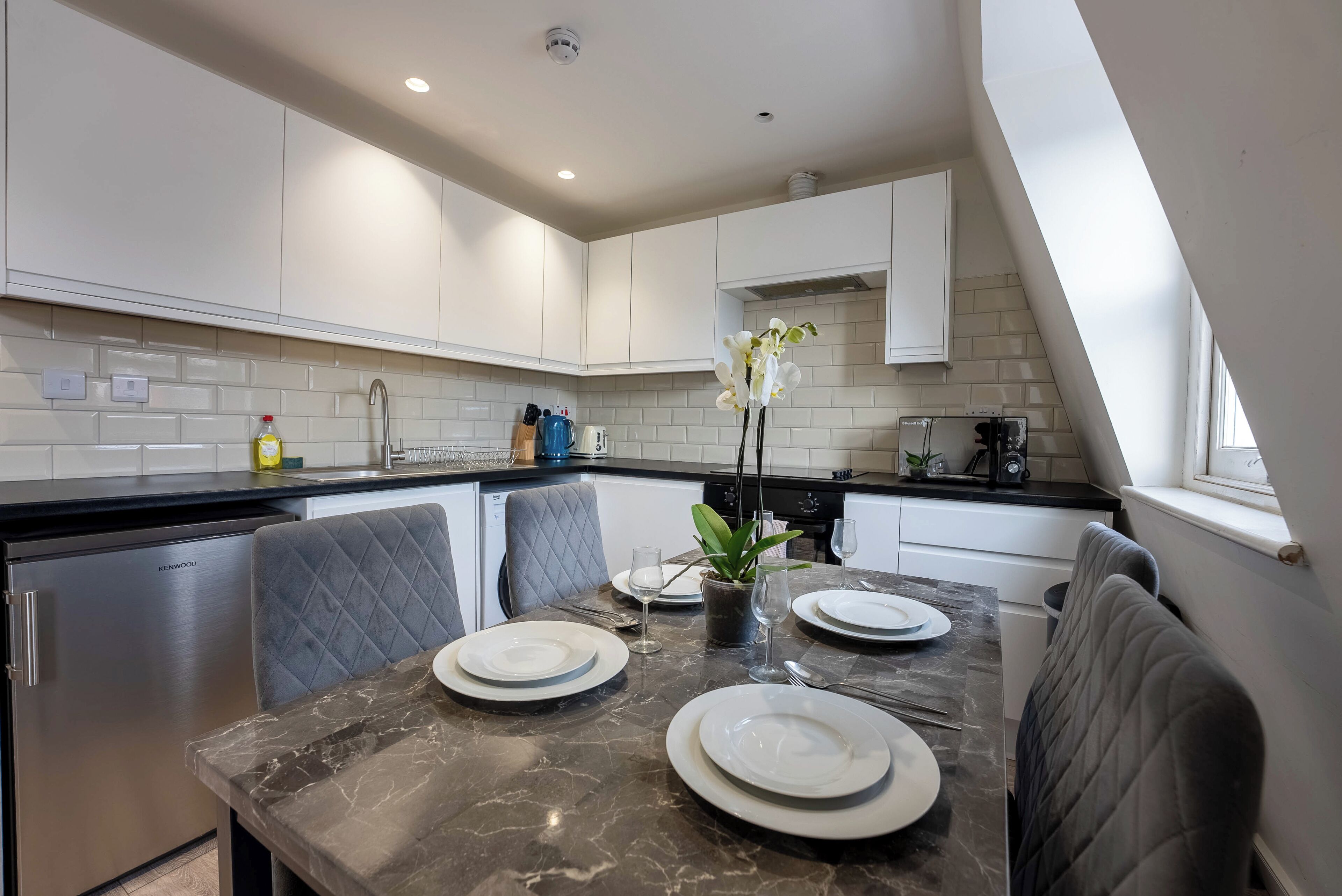 Mikrobølgeovn, ovn og kokeplater