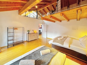 3 chambres, bureau, Wi-Fi gratuit, draps fournis