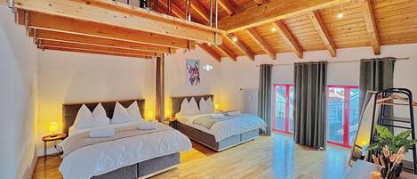 3 habitaciones, escritorio, wifi gratis y ropa de cama