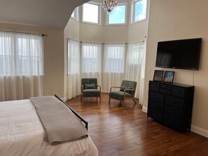 5 bedrooms, desk, free WiFi, bed sheets
