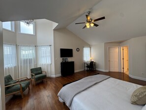 5 bedrooms, desk, free WiFi, bed sheets