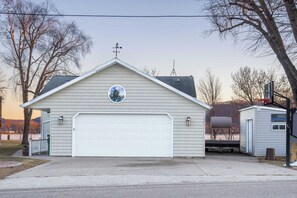 Exterior - Riverfront 4-Bedroom Home in Wabasha (Wabasha)