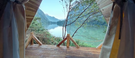 Chalet classique, vue sur le fleuve | Coffre-fort, espace de travail pour ordinateurs portables