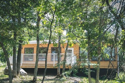 Pike's Place Cabin - Lakewood Park Cabins