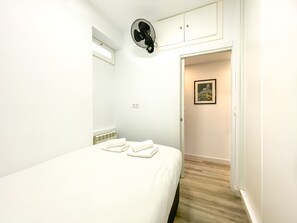 2 bedrooms, iron/ironing board, free WiFi, bed sheets - Madrid Cozy & Minimal Seasonal (Madrid)