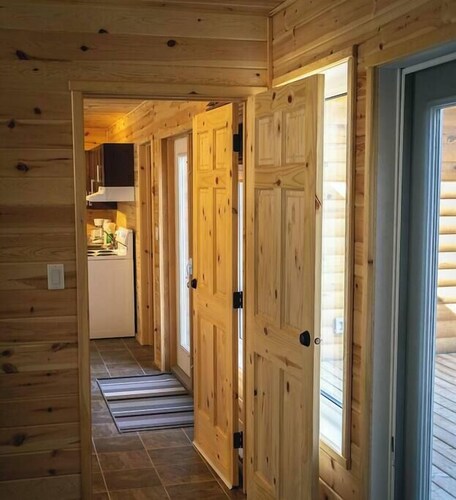 The Lily Pads Cabin - Lakewood Park Cabins