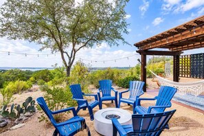 Terrace/patio - Lake Views, Fire Pit, BBQ & Patio | Pet-Friendly! (Canyon Lake)