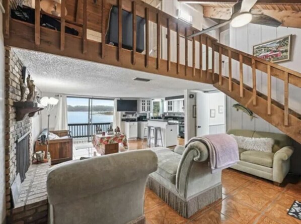 TV connectée, cheminée