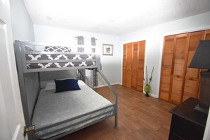 2 bedrooms, WiFi, bed sheets