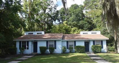 Nice 2 Bedroom Duplex Great For Contractors