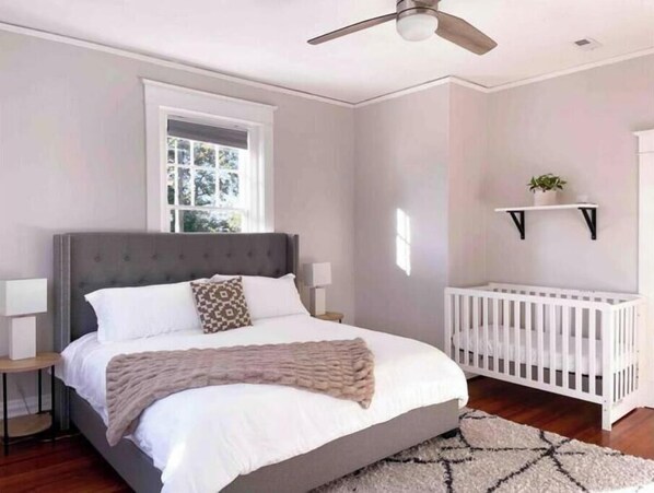 2 bedrooms, desk, iron/ironing board, travel crib