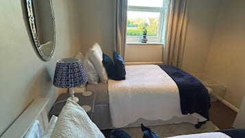 House | 2 bedrooms, free WiFi, bed sheets