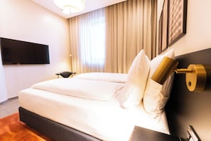 1 bedroom, in-room safe, blackout drapes, soundproofing