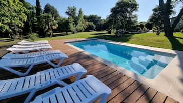 Piscina a l'aire lliure i piscina climatitzada