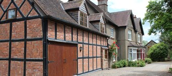 Spacious 9-bedroom house in delightful Whitbourne with great outside space.