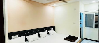 Hotel Mahakal Naman Palace