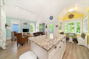 Fernseher, Stereoanlage