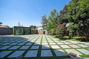 Property grounds - El Amo Lakeview villa (Entebbe)