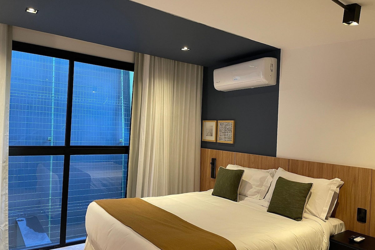 Ameublement personnalisé, bureau, Wi-Fi gratuit, draps fournis