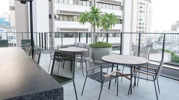 Tempat makan outdoor