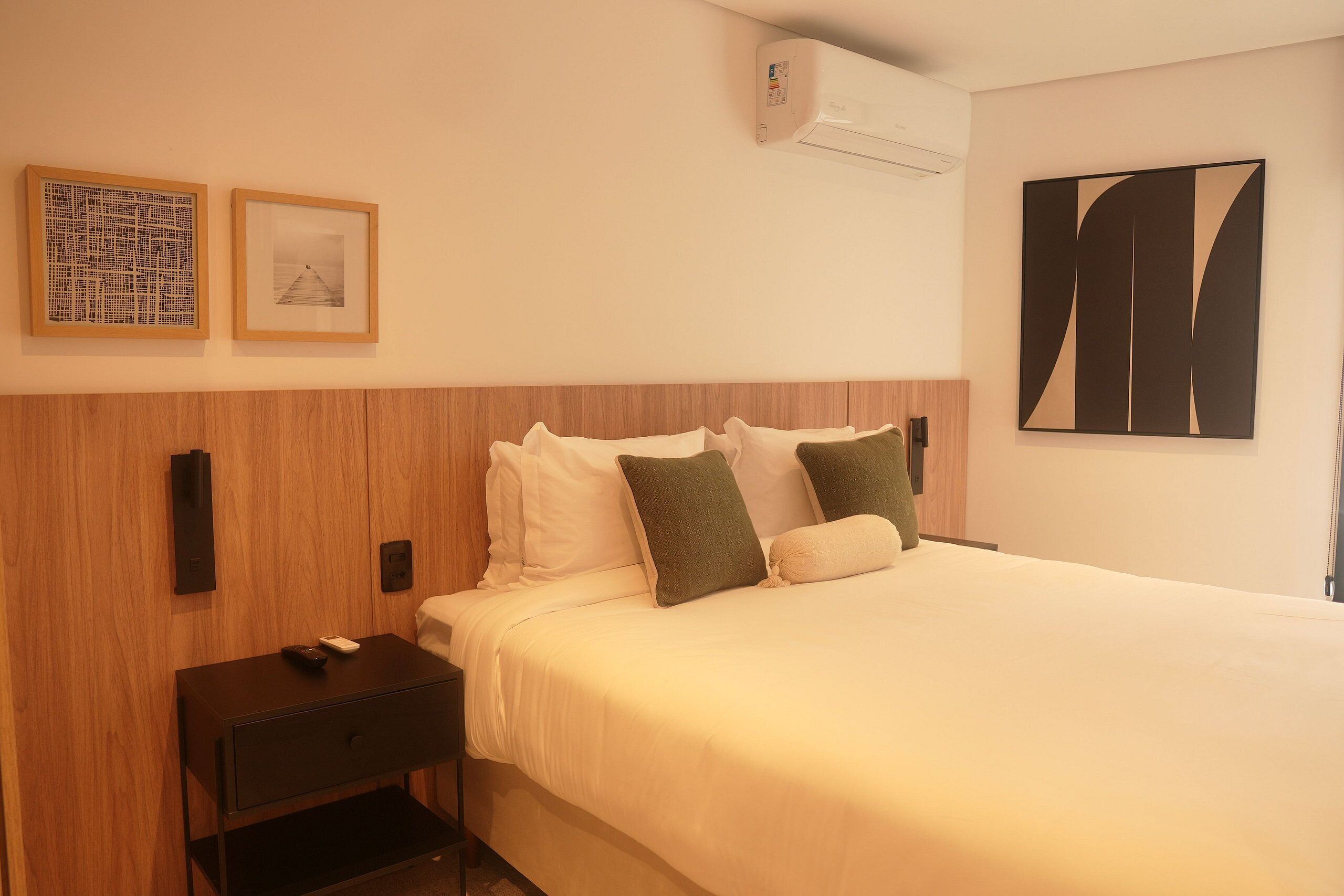 طراز فريد لكل وحدة ومكتب وواي فاي مجانًا وملاءات أسرّة