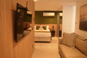Gallery Apartment | Individually furnished, desk, free WiFi, bed sheets - Xtay Oslo Florianópolis (Florianópolis)