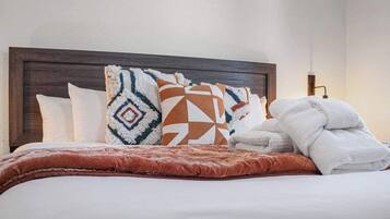 3 slaapkamers, een bureau, een strijkplank/strijkijzer, wifi