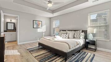 3 bedrooms, desk, iron/ironing board, WiFi