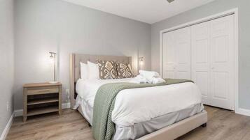 3 habitaciones, escritorio, tabla de planchar con plancha y wifi