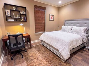 3 bedrooms, iron/ironing board, WiFi, bed sheets