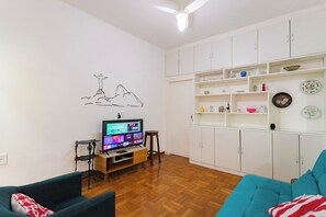 SUH Copacabana 83 | Living area - 360 Copa Beach Fernando Mendes By SUHCasa (Rio de Janeiro)