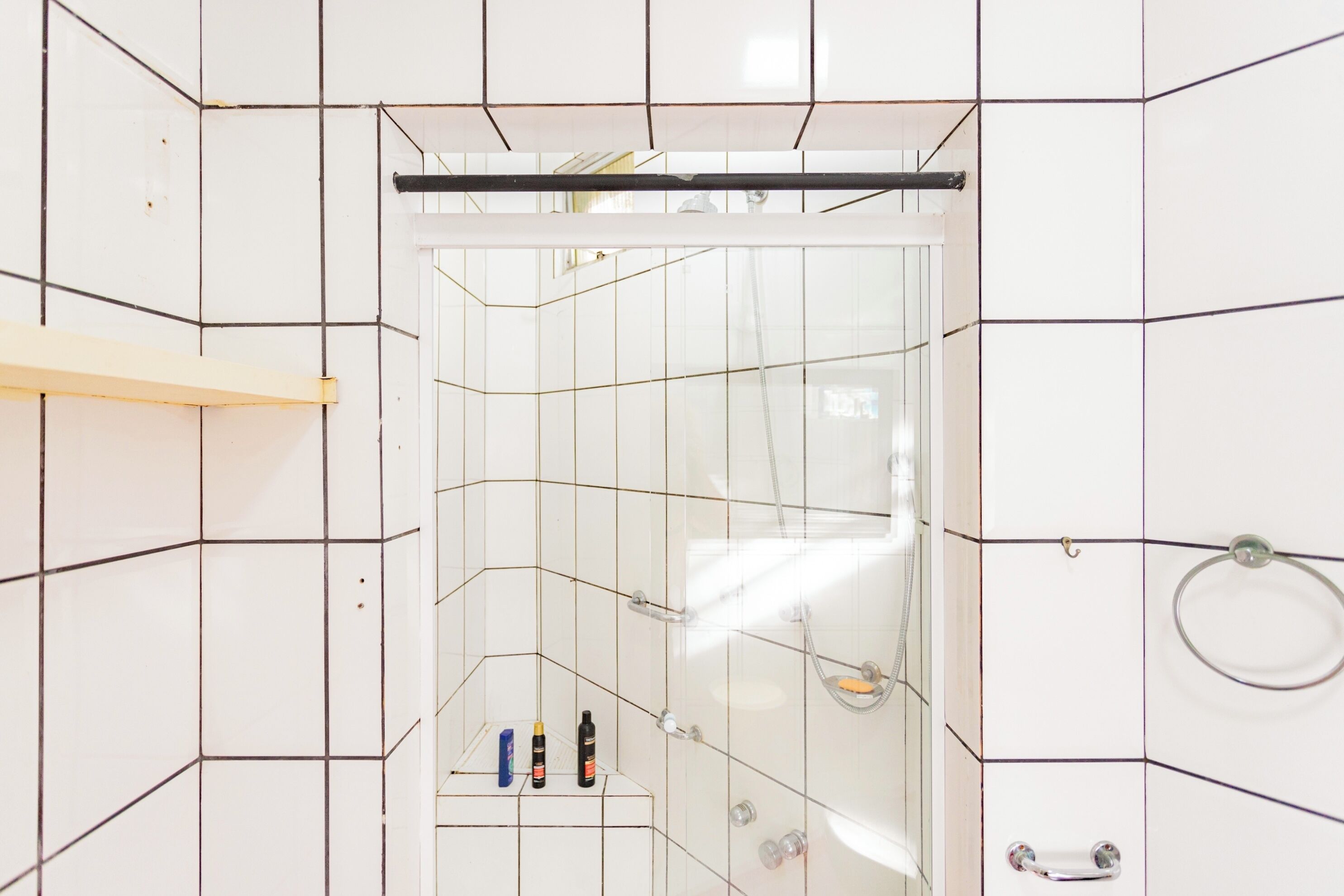 Apartemen | Kamar mandi | Pengering rambut, handuk,  dan tisu toilet