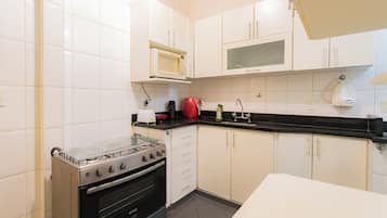 Apartment | Eigene Küche | Kühlschrank, Mikrowelle, Ofen, Kochgeschirr/Geschirr/Besteck