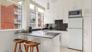 Fridge, microwave, oven, stovetop