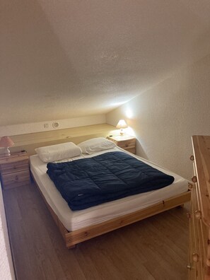 3 bedrooms, iron/ironing board