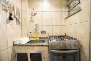 Apartment | Dapur peribadi | Peti sejuk, ketuhar gelombang mikro