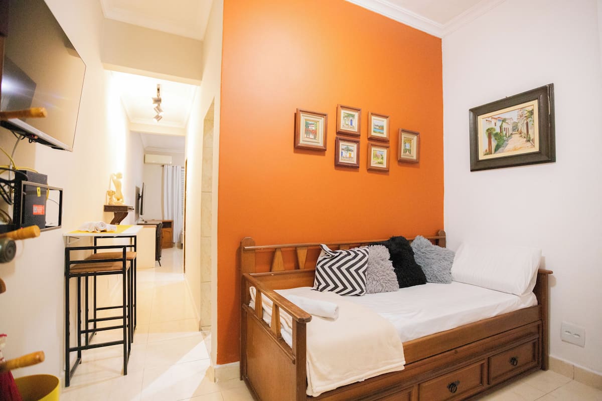Apartment | Ruang tamu | 30 cm sebuah televisyen pintar dengan digital