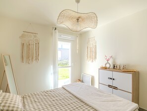 1 bedroom, iron/ironing board, travel cot, WiFi