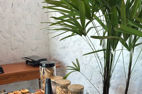 Café da manhã com buffet grátis todos os dias