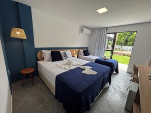 Dreibettzimmer, Poolblick