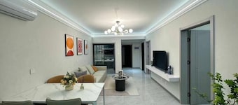 Cozy 1-bedroom apartment in fabulous Xi'an with WiFi, AC and beautiful Garden